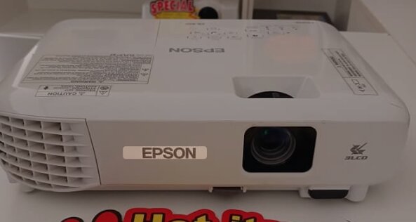Projector  EPson EB-E01 Lumess: 3300