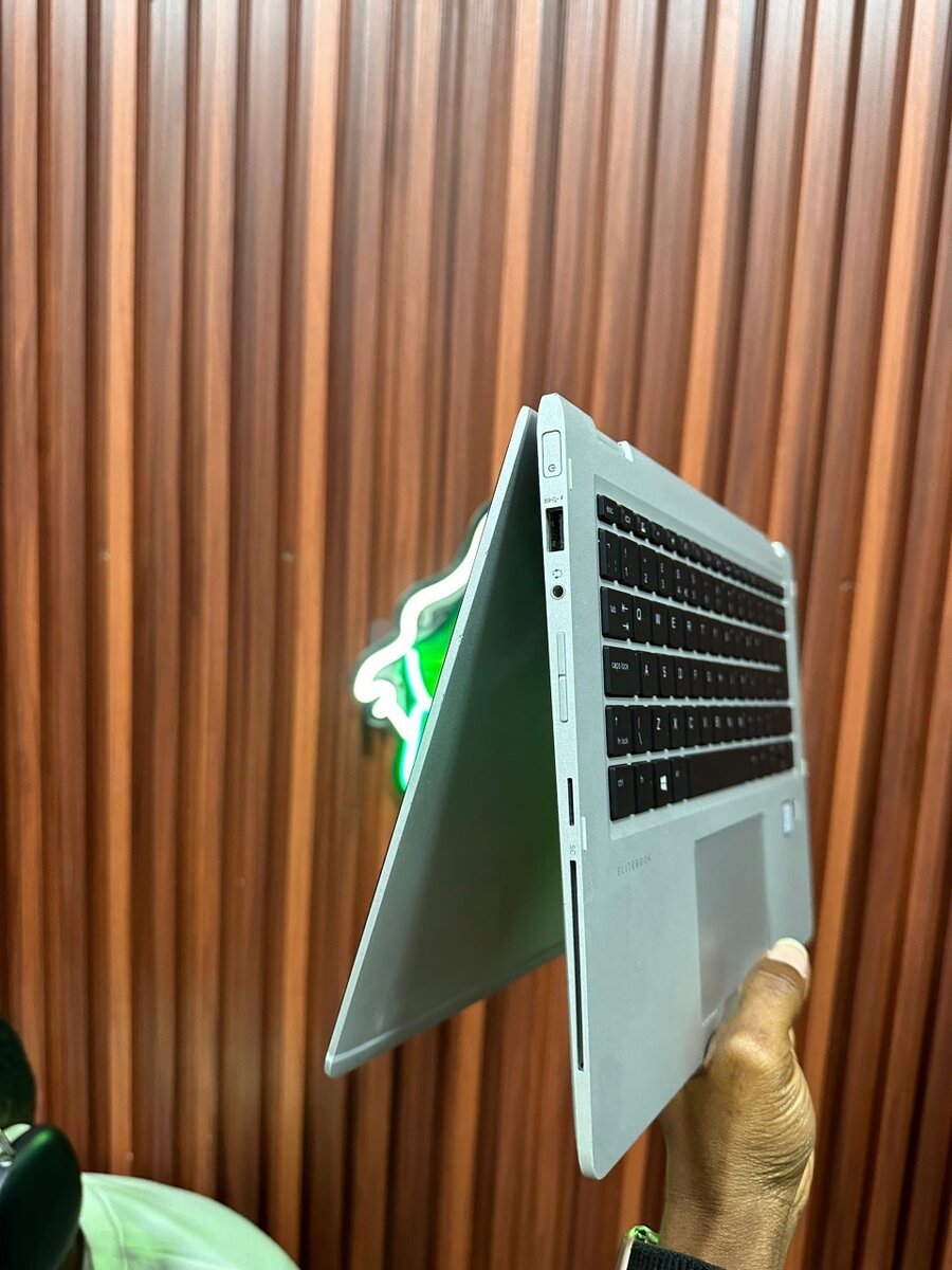 HP ELITEBOOK 1030 G2