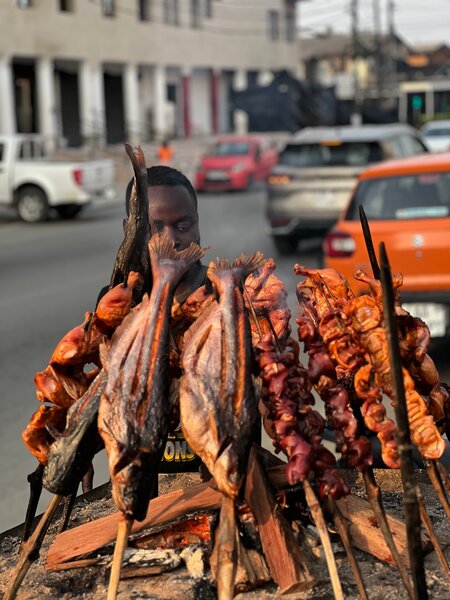 Poisson et poulet piqué
