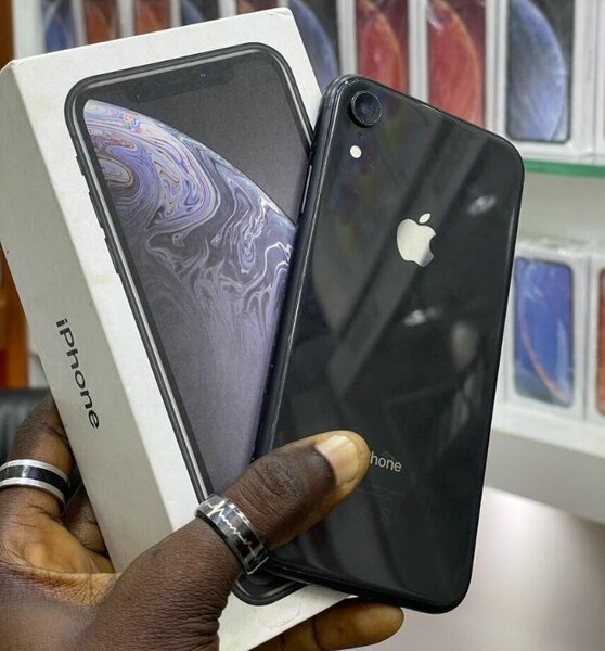 iPhone XR Noir 64GB débloqué