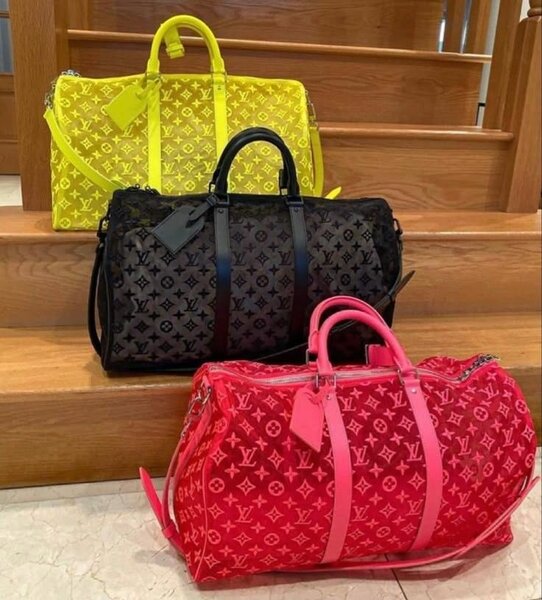 TRAVELING BAG