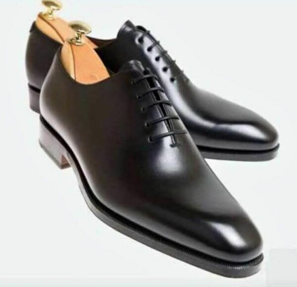 Chaussures habillées en cuir noir