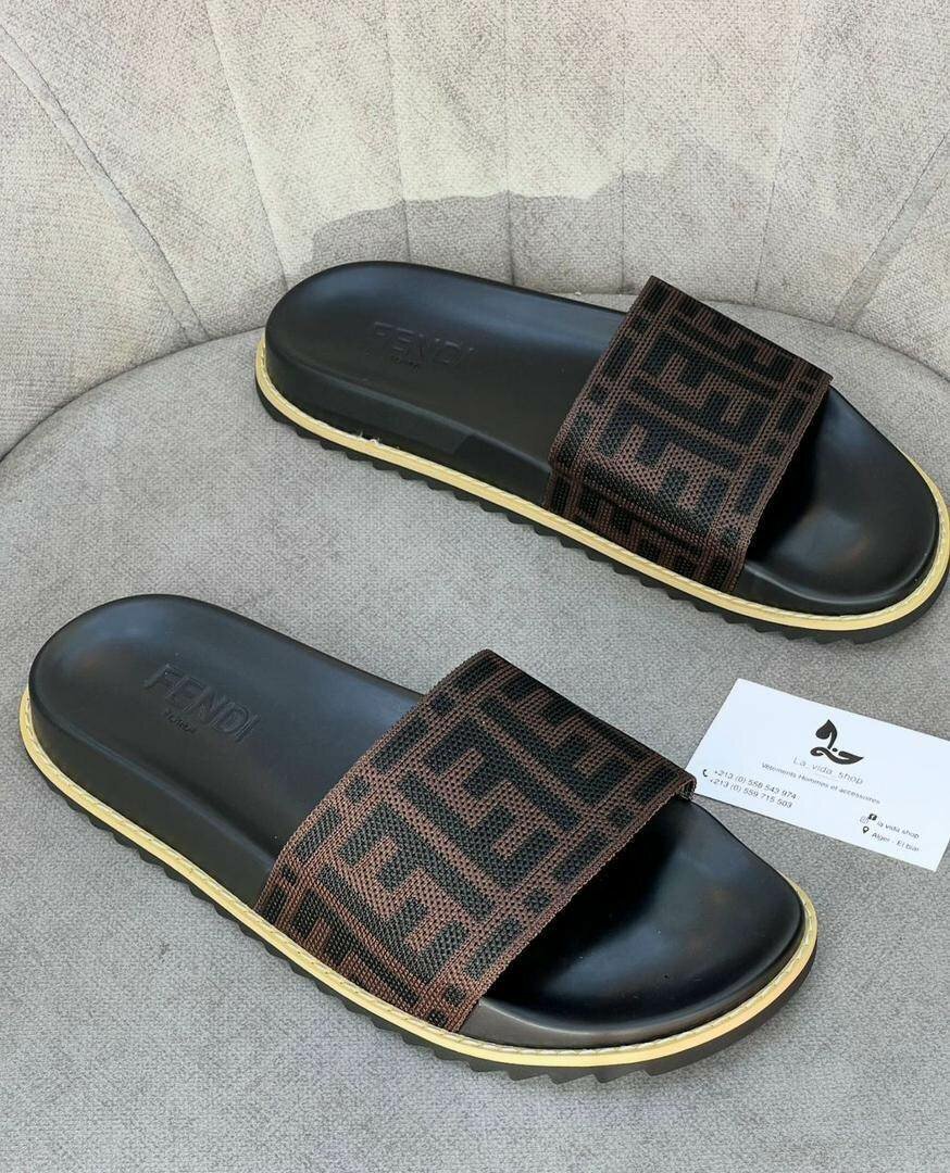 Claquette Fendi original dans carton