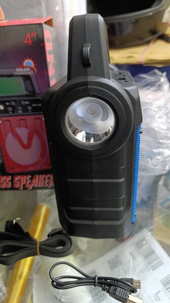 Bluetooth speaker with Solar and Torch