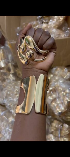 Bracelet sculptural doré