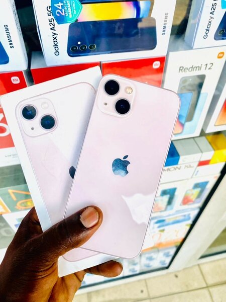 iPhone 13 simple 128Go quasi neuf