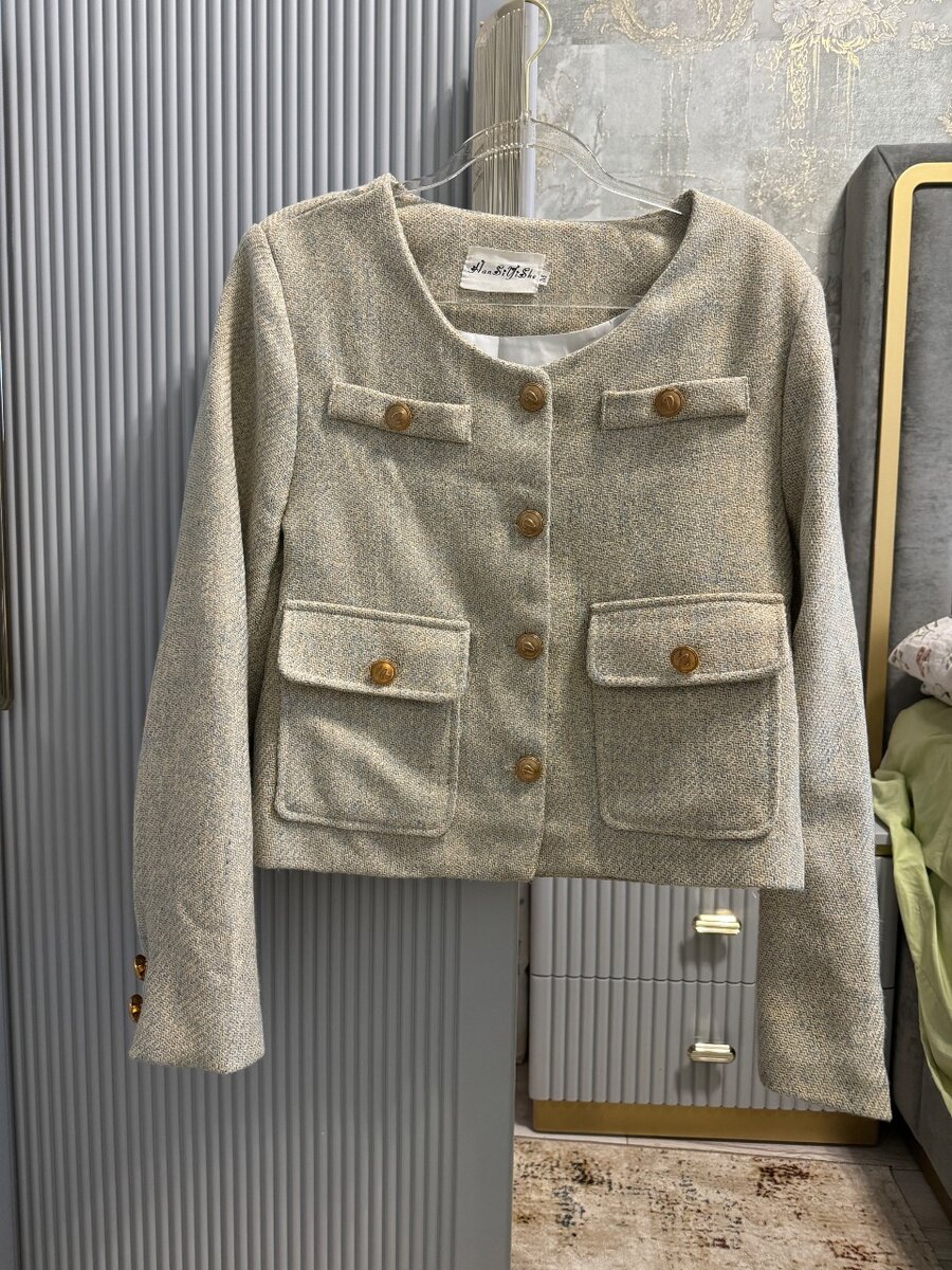 Пиджак укороченный, отличного качества