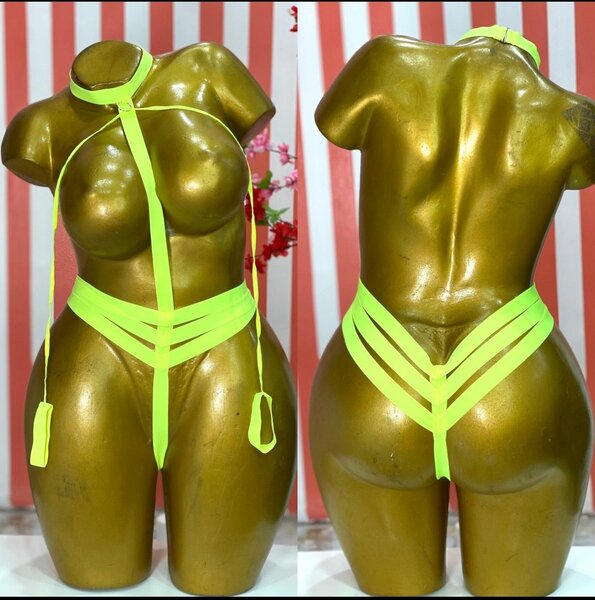 Ensemble lingerie fluo sexy