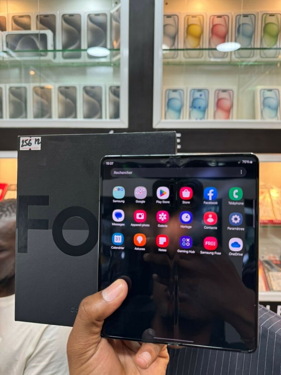Samsung galaxy Z fold 4 256 giga