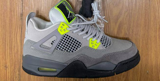 Jordan 4's