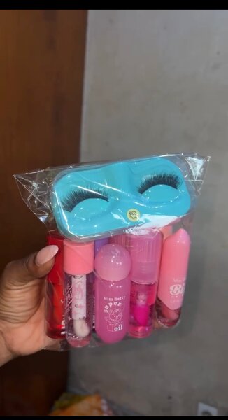 Coffret Beauté: Rouges à Lèvres & Faux Cils