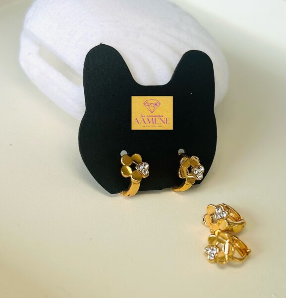 Boucles d'oreilles dorées élégantes