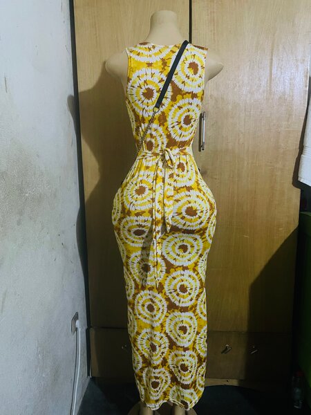 Robe longue asymétrique élégante