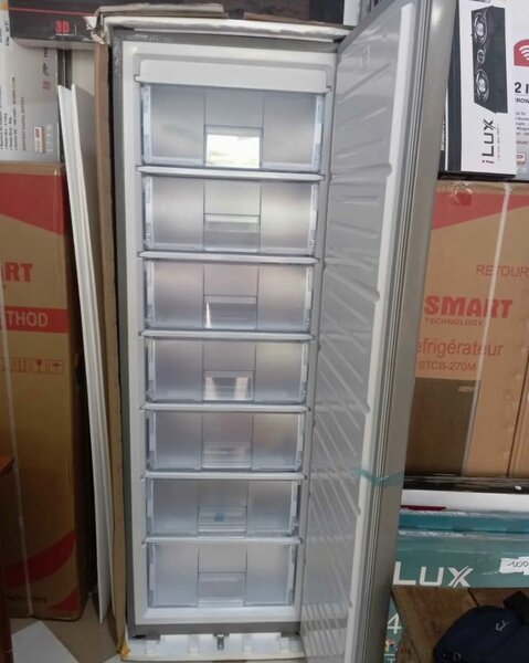 Congélateur vertical iLux