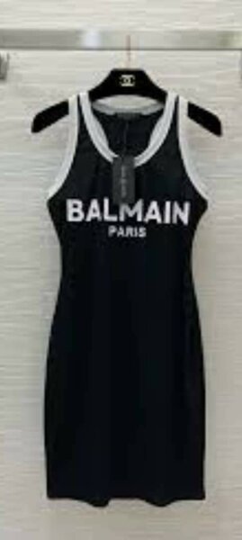 Robe courte disponible