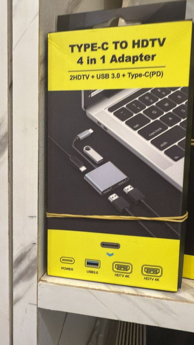 MacBook hub and Thunderbolt