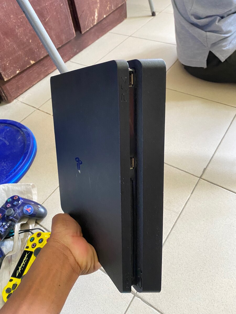 PS4 slim 1 Tera