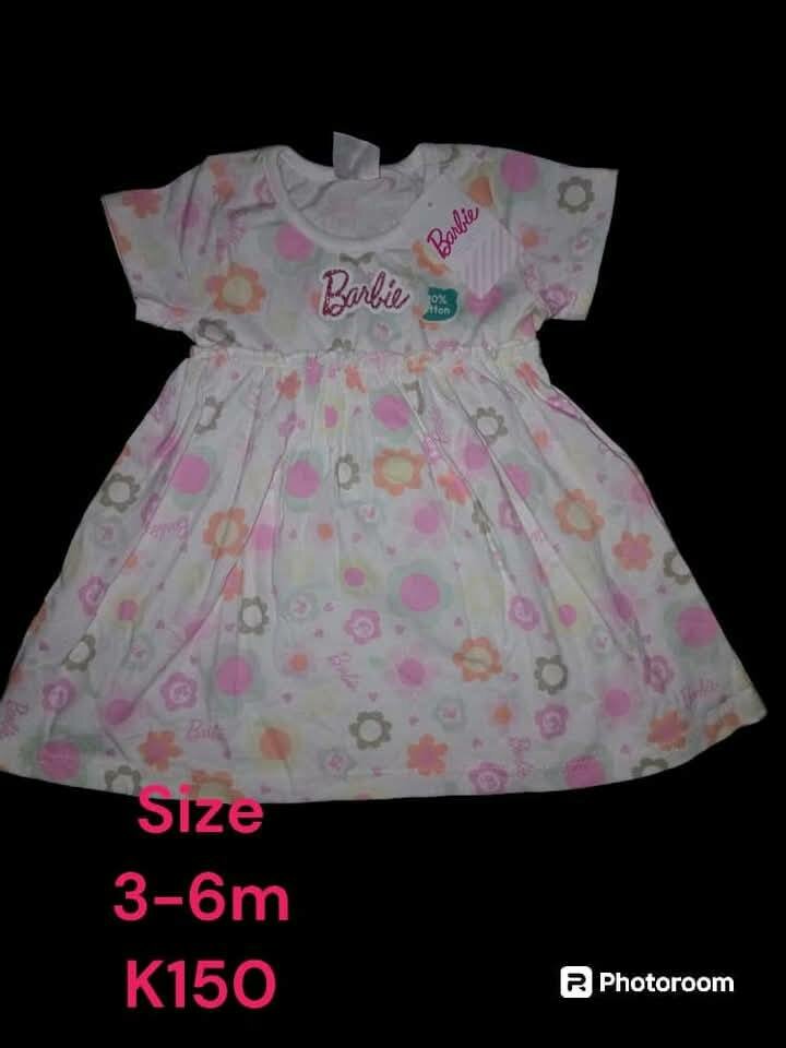 A thin knit dress for kindergarten