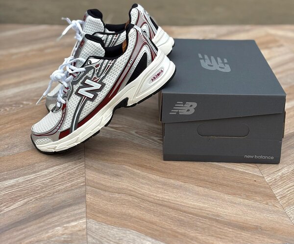 New Balance 530 Sneakers