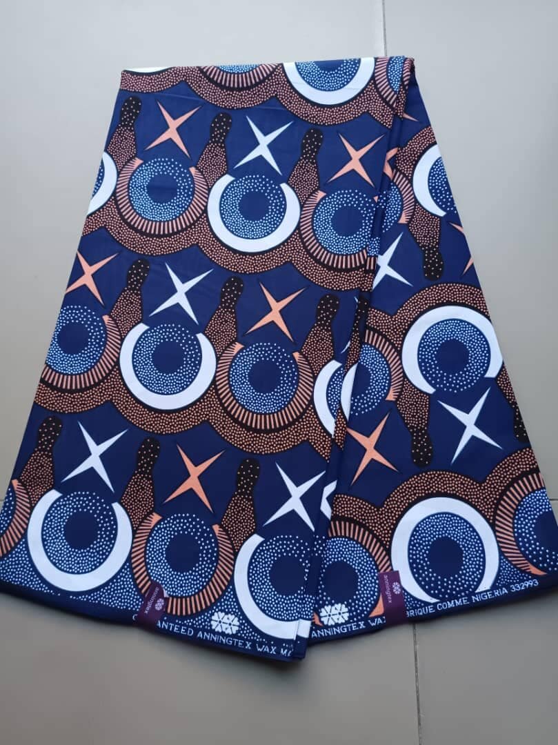 Fabric with a dark blue print of 6 meters