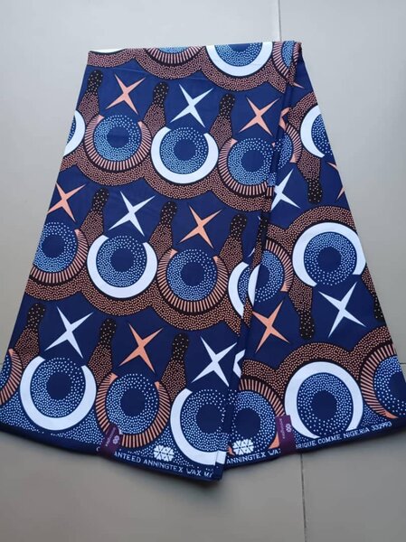 Fabric with a dark blue print of 6 meters