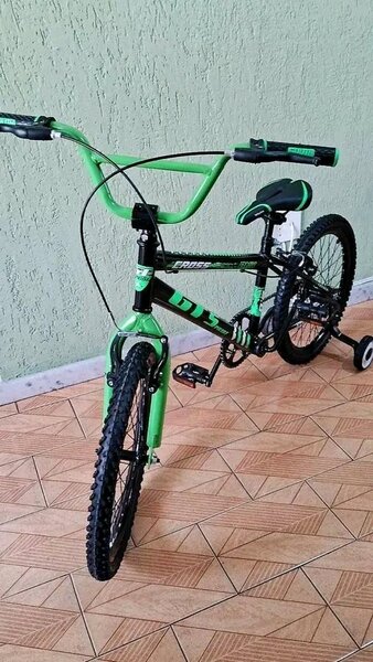 Vélos pour enfants colorés