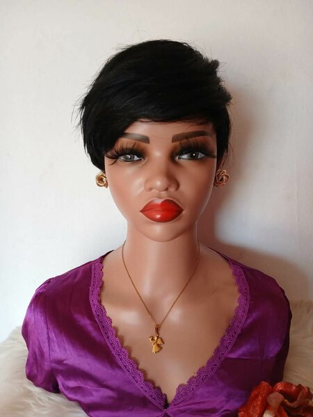 Perruque afro ,coupe carré blond