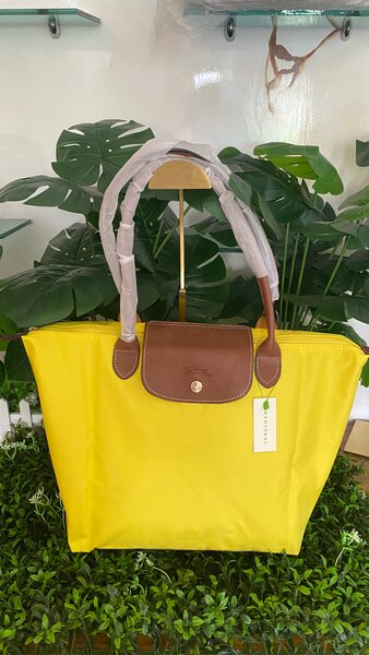 Sac à main jaune élégant