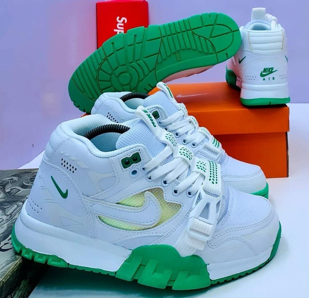 NIKE CLASSIC