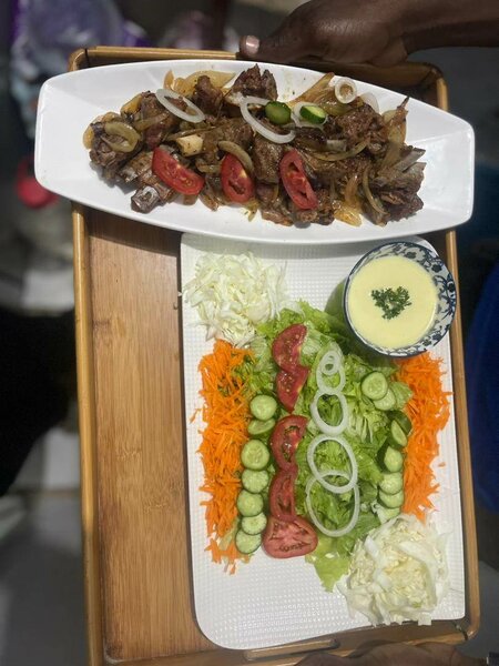 Menu délicieux: poulet et viande