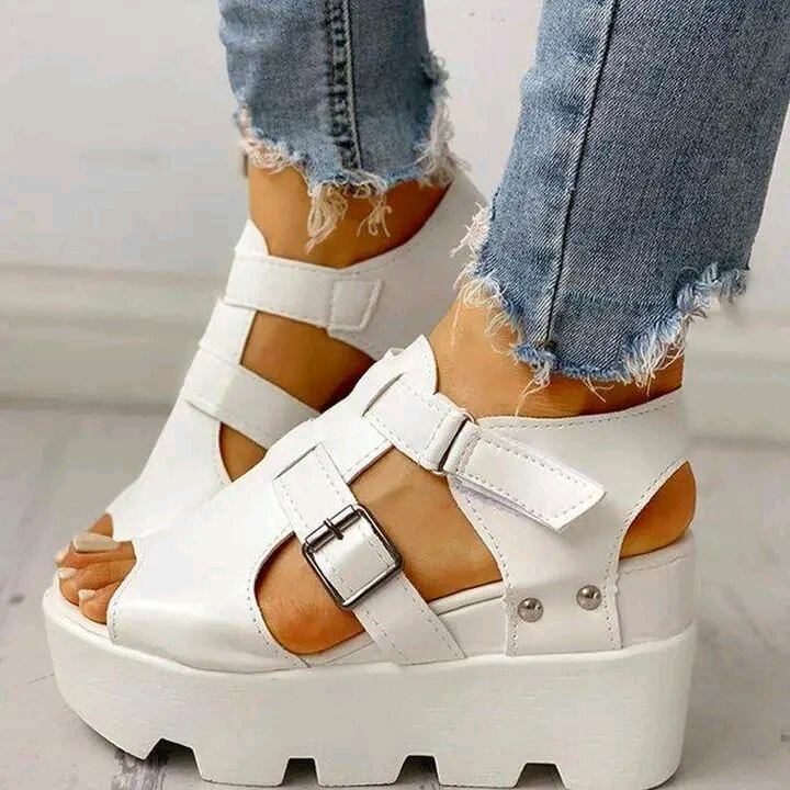 Ladies sandals