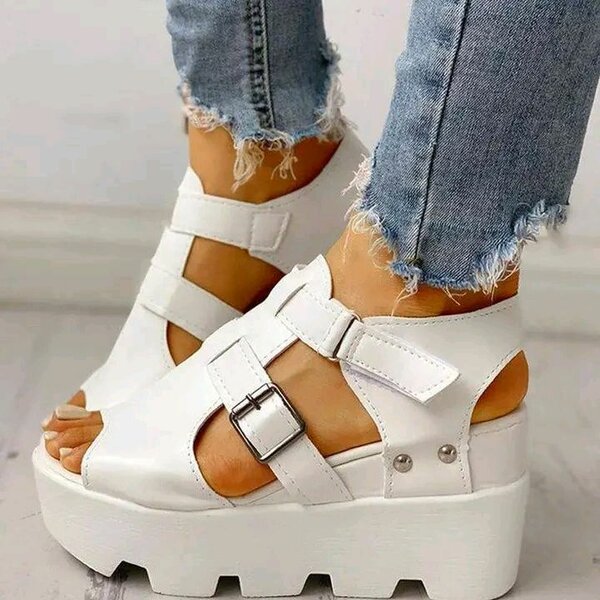 Ladies sandals