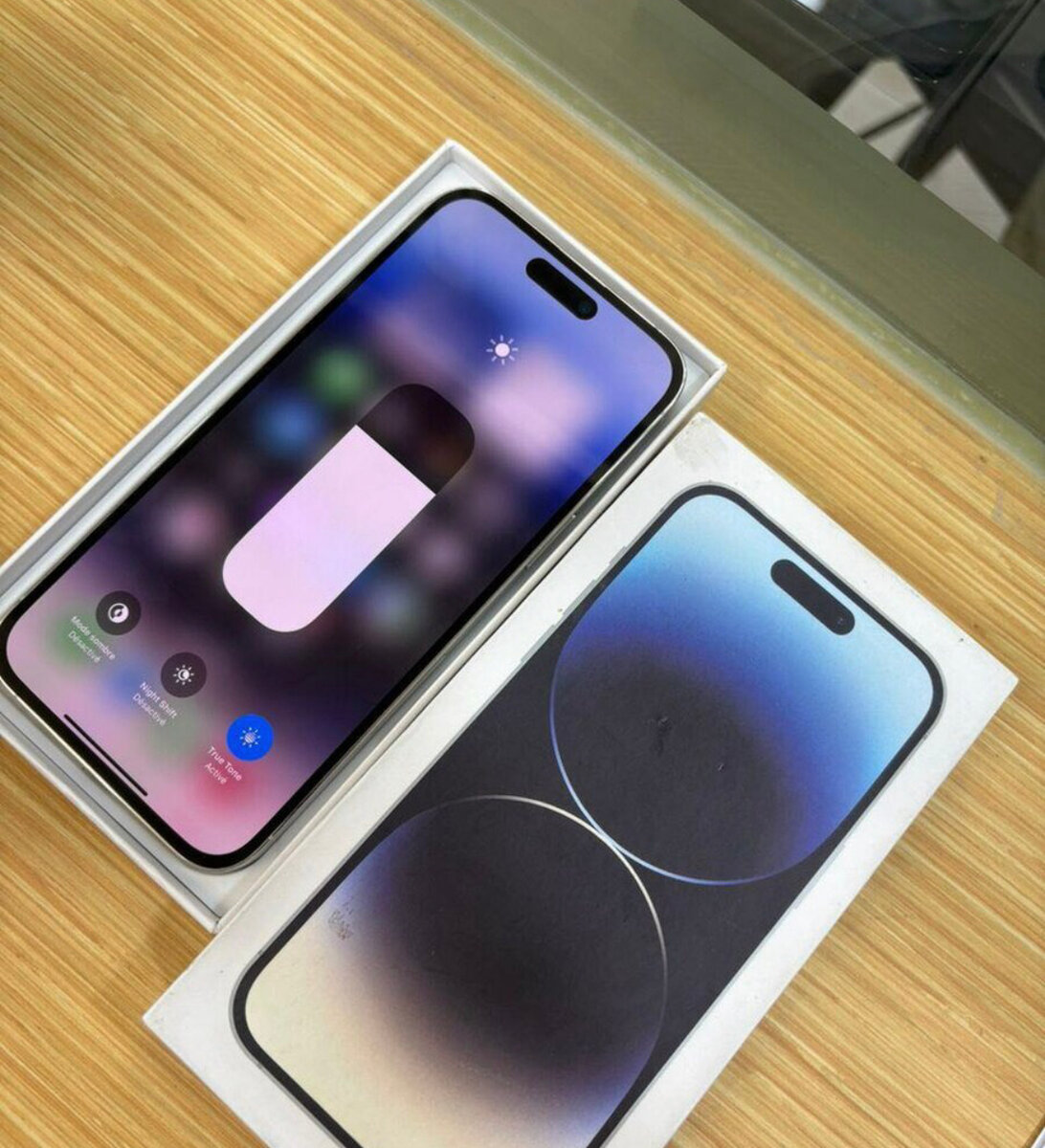 Smartphone neuf 256 Go argent