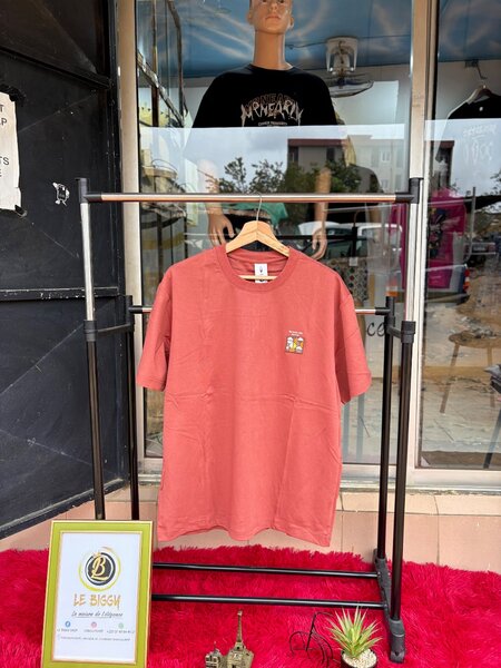 T-shirt rouge à inscription originale