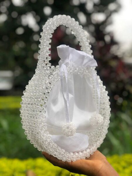 Sac à main perlé élégant
