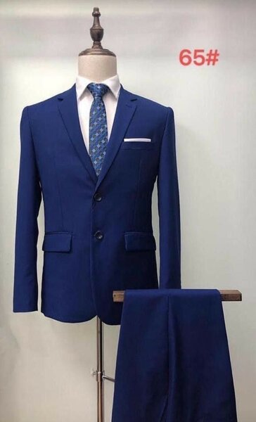 Costume élégant homme classique