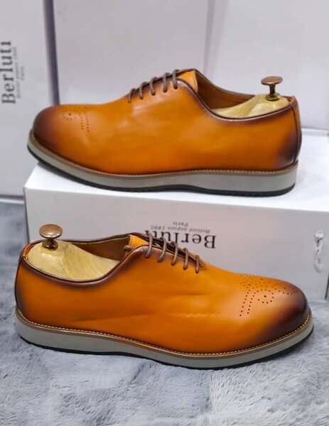 Chaussures élégantes en cuir
