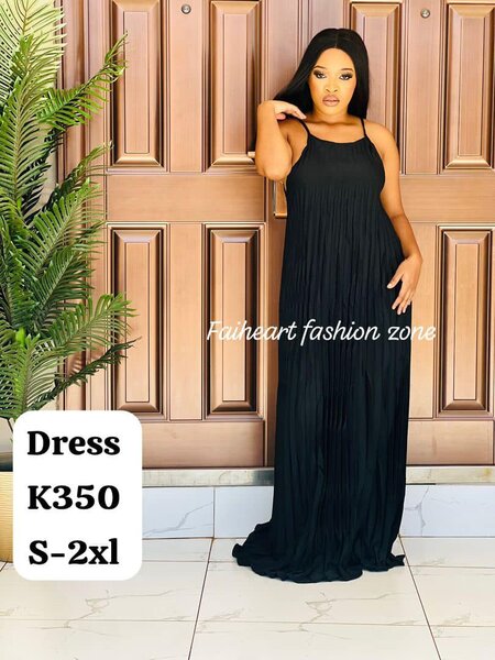 Long women's dress with straps in black S-2xl