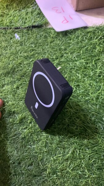 Wireless power bank