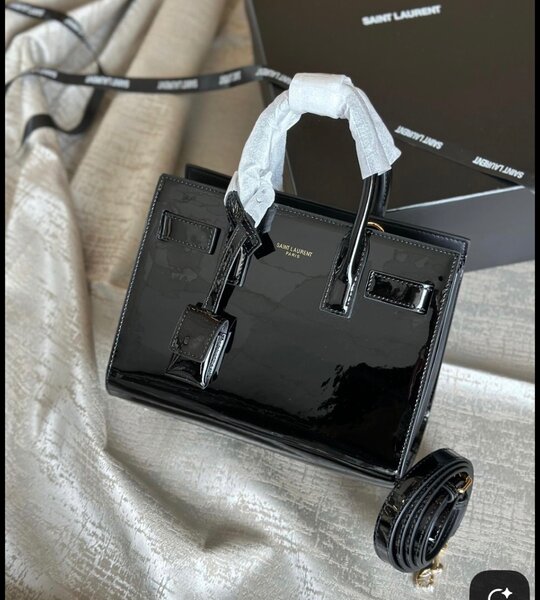 Sac à main cuir verni grand