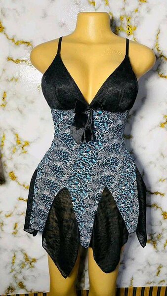 Nuisette féminine séduisante