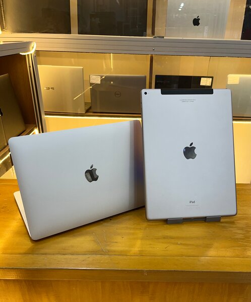 MacBook Pro et iPad Pro