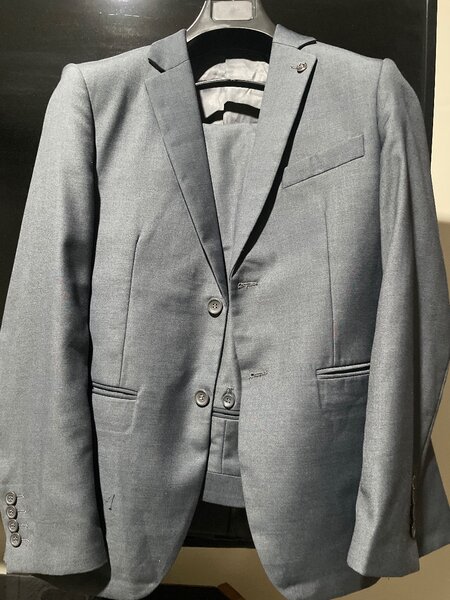 Costume élégant pour hommes