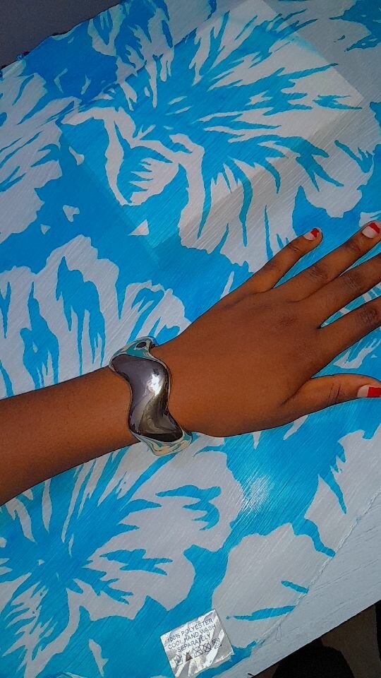 Bracelet manchette moderne