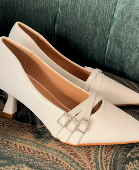 Красивые и элегантные туфли, выполненные из высококачественных материалов, сочетают в себе стиль и комфорт Изысканный дизайн с аккуратным носком подчеркивает женственность. 😍😍