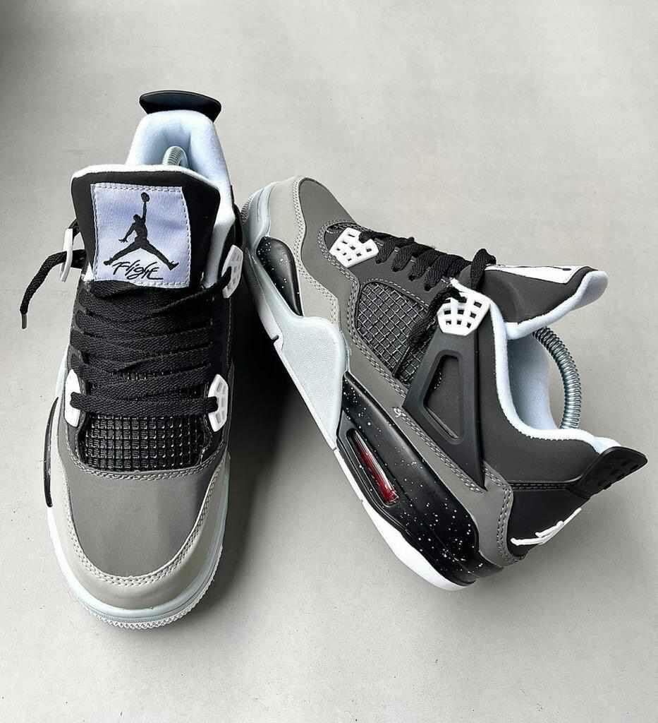 JORDAN 4
