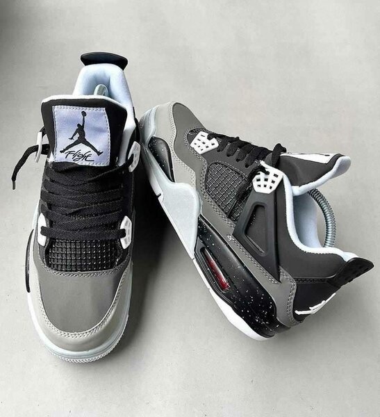 JORDAN 4