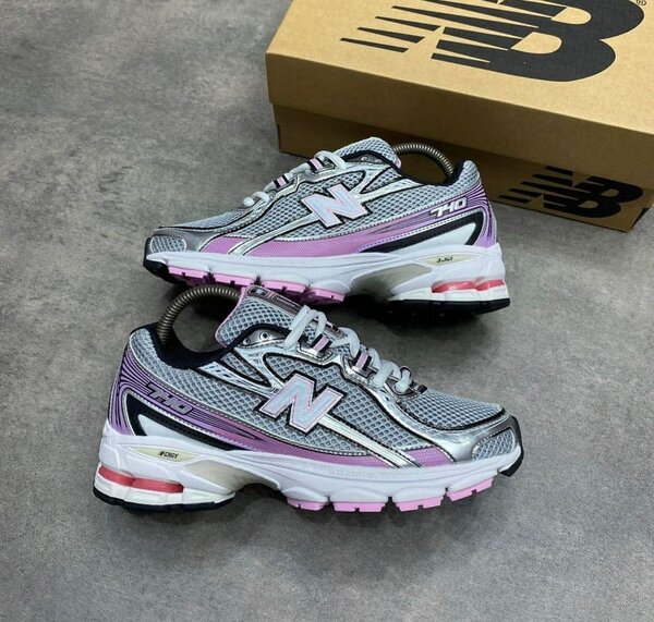 New Balance 740