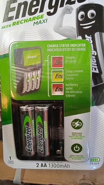 Energizer charger with chargerble battery