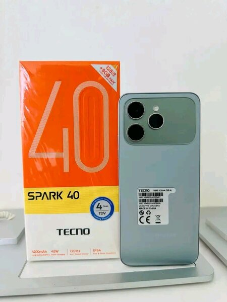 Smartphone TECNO SPARK 40